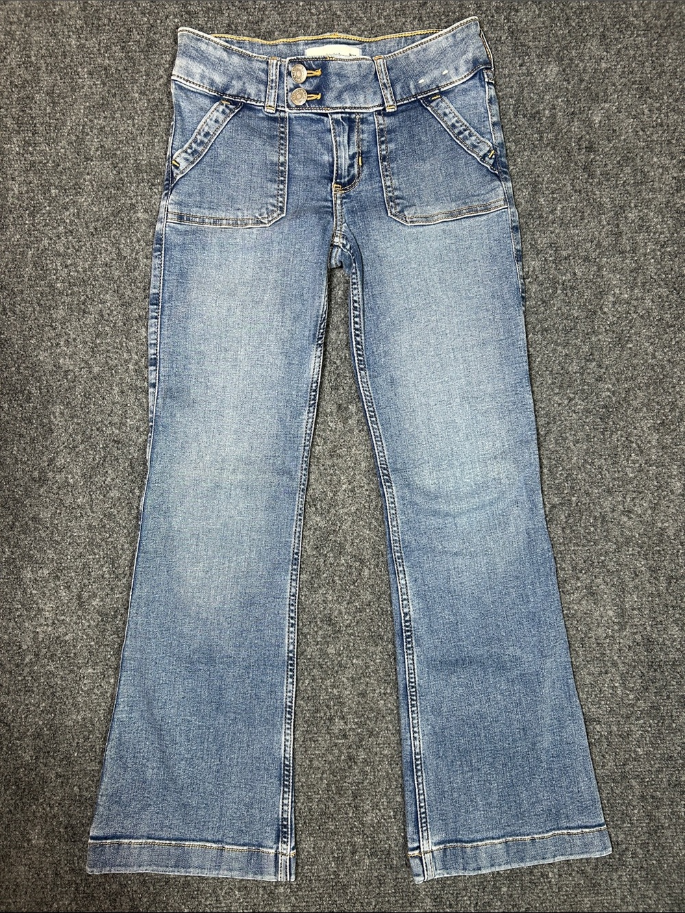 Abercrombie kids low rise  boot light blue jeans Girl’s Size 9/10 Regular